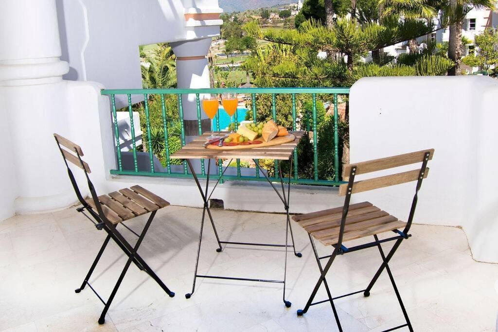 פואנגירולה Spectacular Apartment In Matchroom Country Club מראה חיצוני תמונה