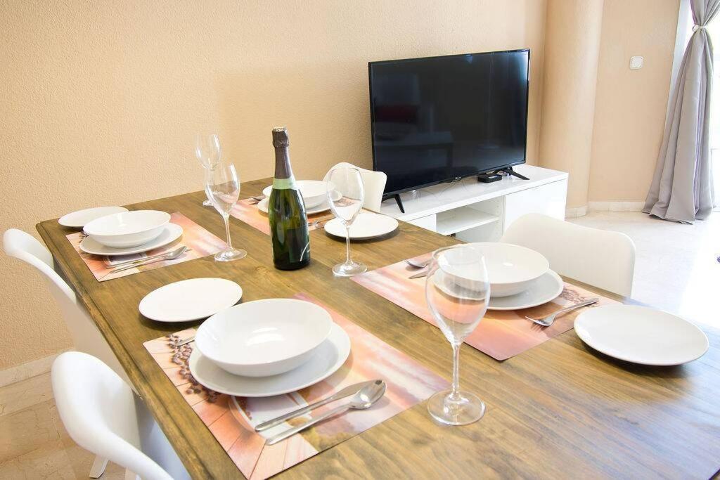 פואנגירולה Spectacular Apartment In Matchroom Country Club מראה חיצוני תמונה